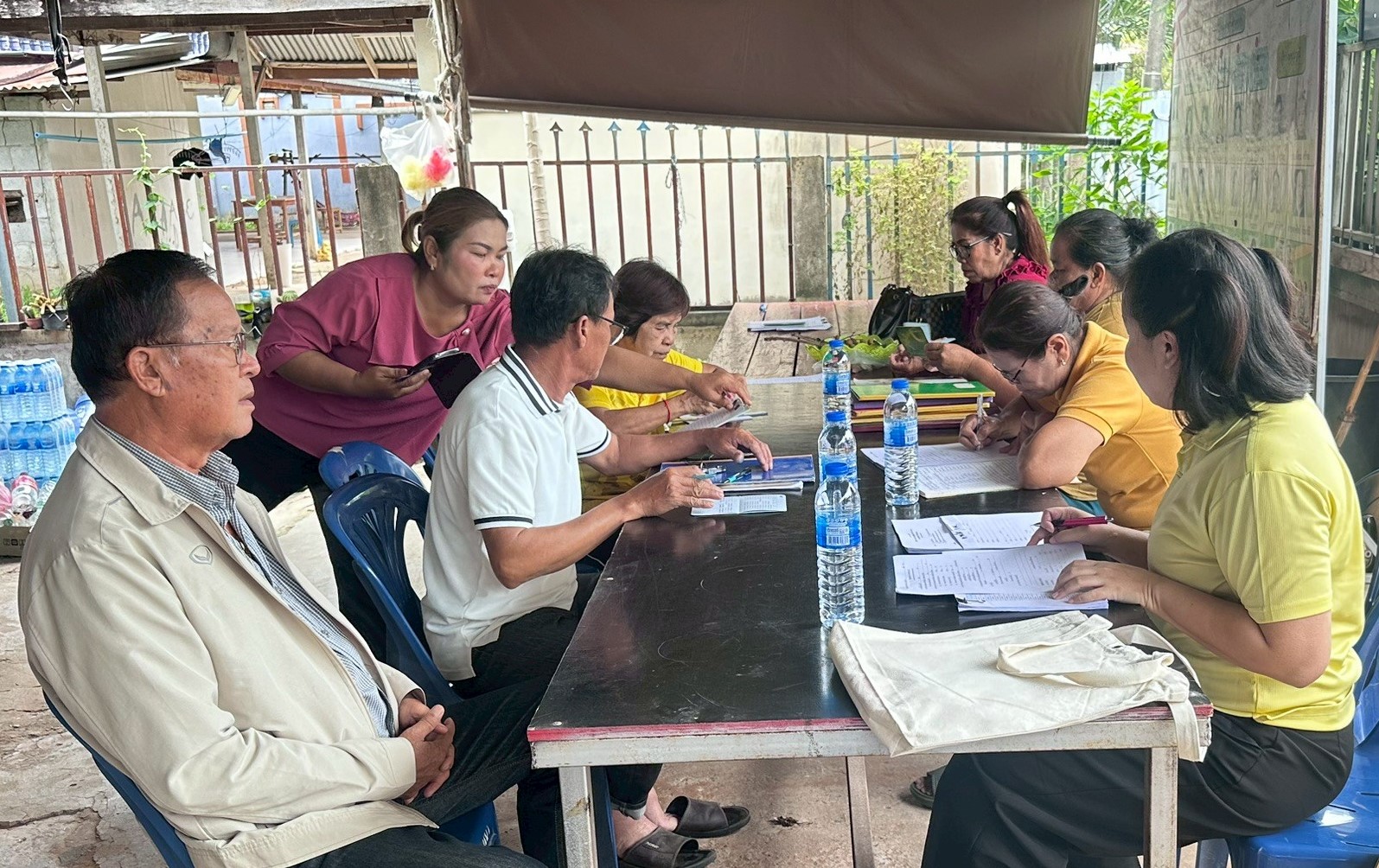 พช.พระยืน จังหวัดขอนแก่น : ติดตามการดำเนินงานโครงการแก้ไขปัญหาความยากจน (กข.คจ.) และ การดำเนินงานกลุ่มออมทรัพย์เพื่อการผลิต บ้านชาด หมู่ที่ 3 ตำบลขามป้อม