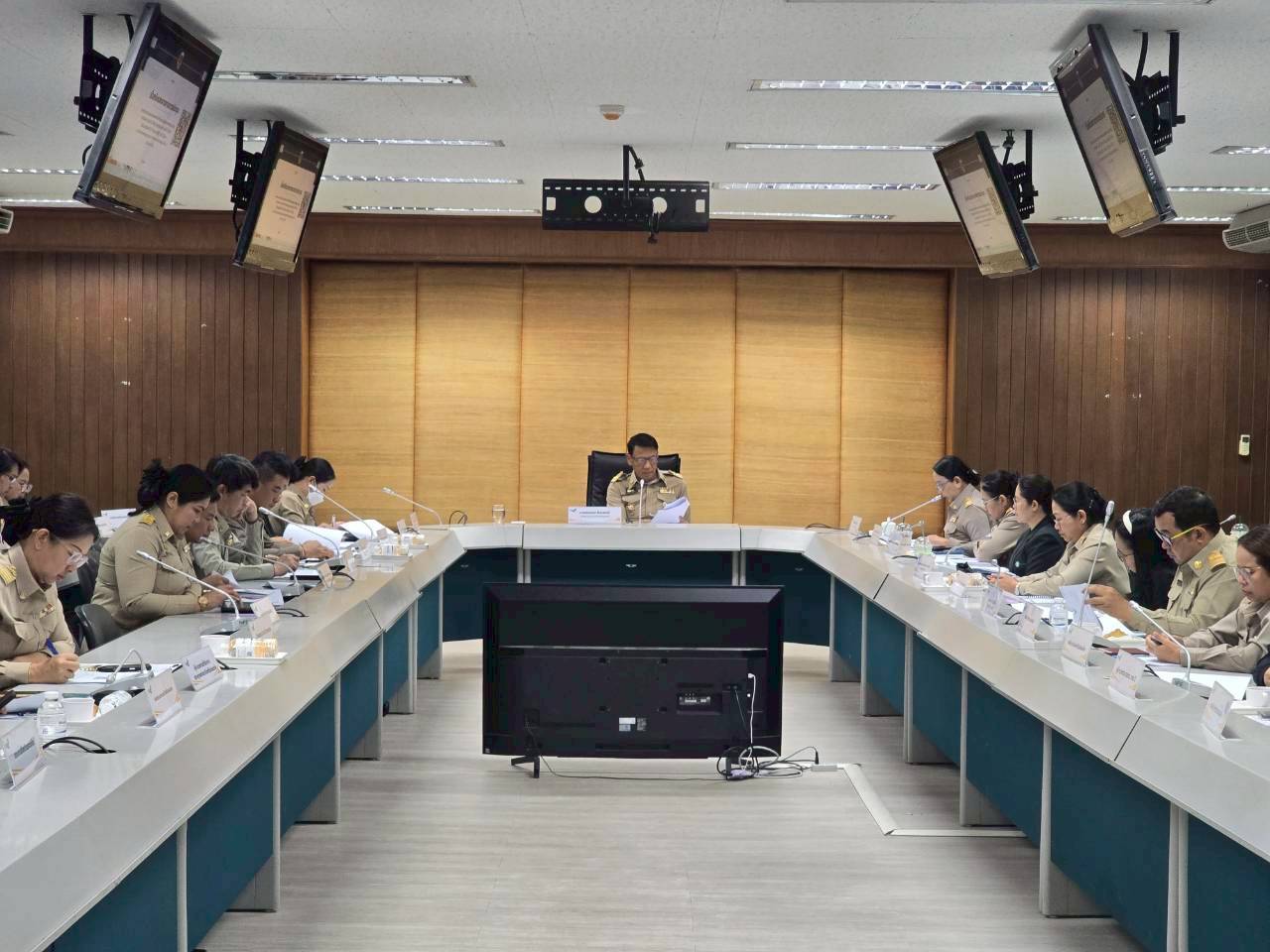 พช.พระยืน จังหวัดขอนแก่น : ร่วมการประชุมนำเสนอผลการจัดเก็บข้อมูลความจำเป็นพื้นฐาน (จปฐ.) ประจำปี 2569 จังหวัดขอนแก่น รอบที่ 2