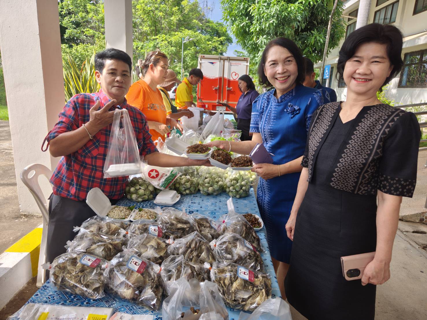 พช.พระยืน จังหวัดขอนแก่น : ชวน ช้อป คุ้ม โครงการ "ไทยช่วยไทย ลดภาระ ลดค่าครองชีพ" ตลอดเดือนพฤษภาคม 2569
